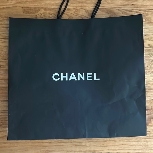 Large Chanel shopping bag - Picture 1 of 2